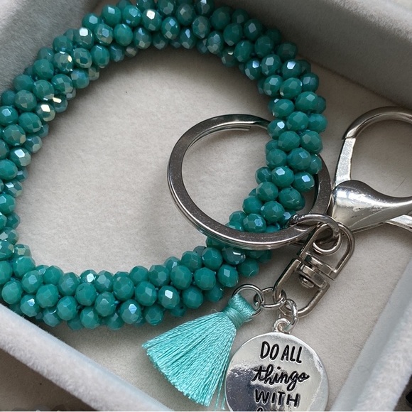 Handmade Teal Beaded Keychain Bracelet Silver Key Ring Wristlet - Picture 4 of 7